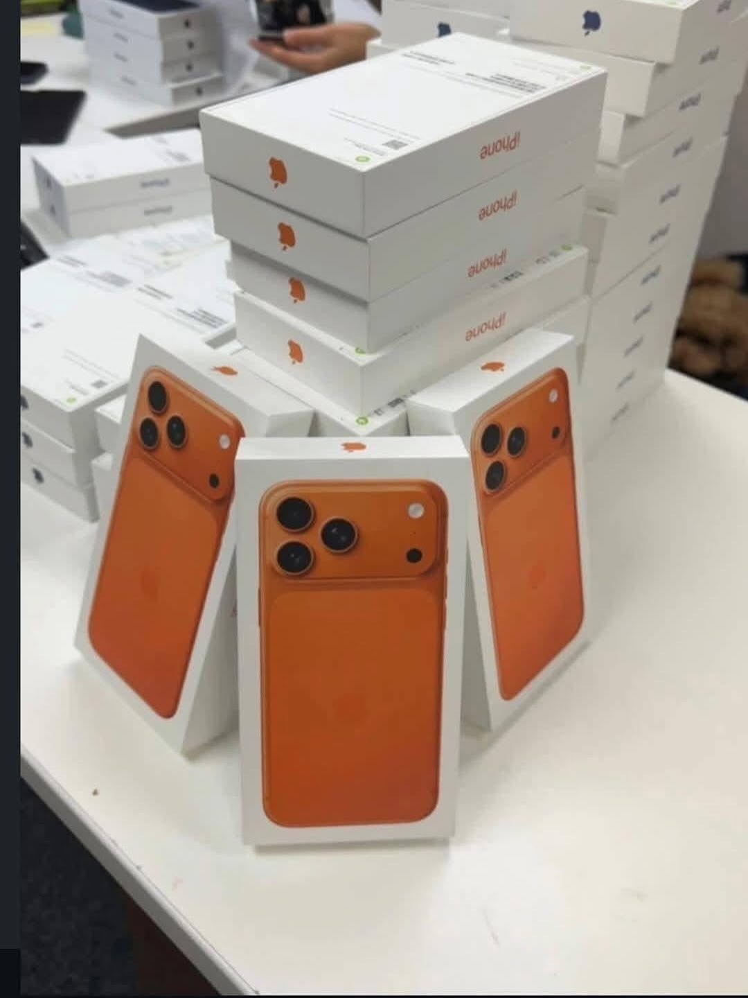 www.wholesaletechz.com Nuovi prodotti, Apple iPhone, Sony PS5, Samsung, Xbox, Xiaomi